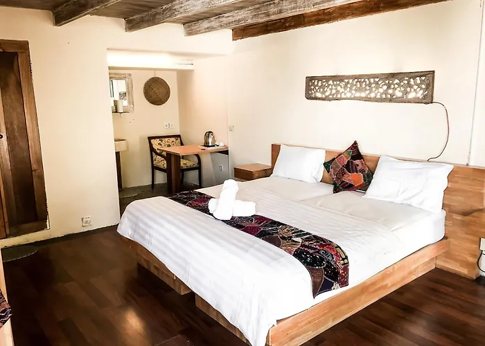 The Tree House 3*